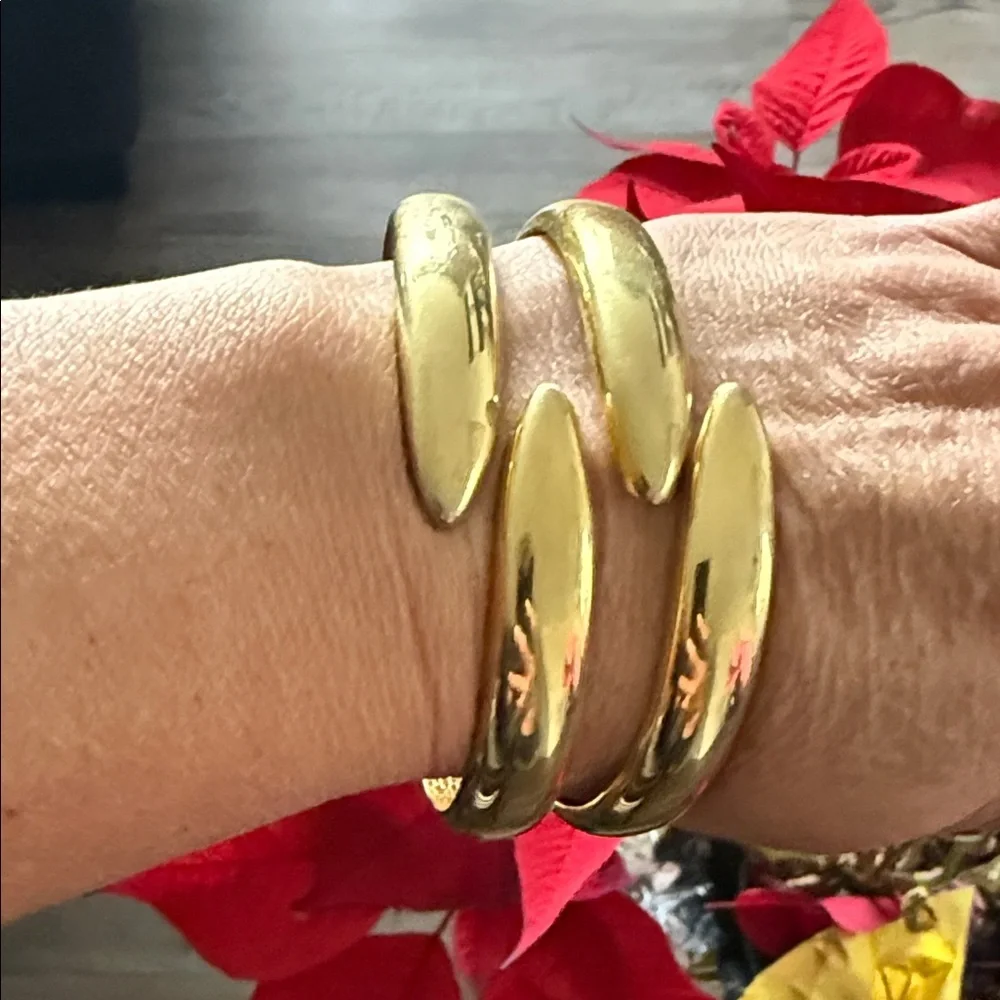 Elegant Gold Cuff Bracelet